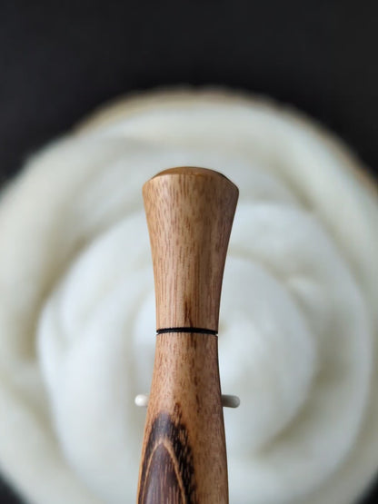 I 5.5mm Gonçalo Ergonomic Wood Crochet Hook