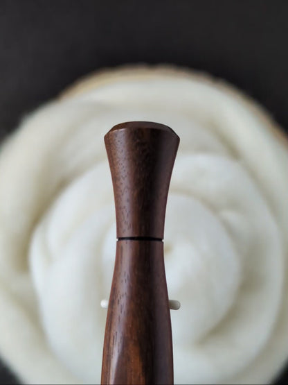 7 4.5mm Gonçalo Ergonomic Wood Crochet Hook