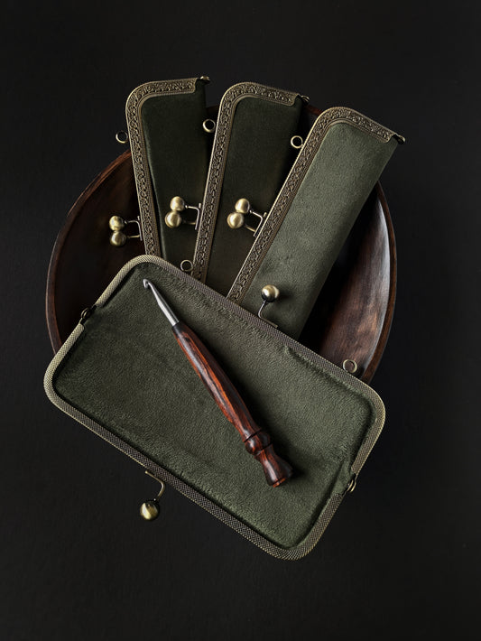 EVERGREEN - The BQueen Hook Clutch
